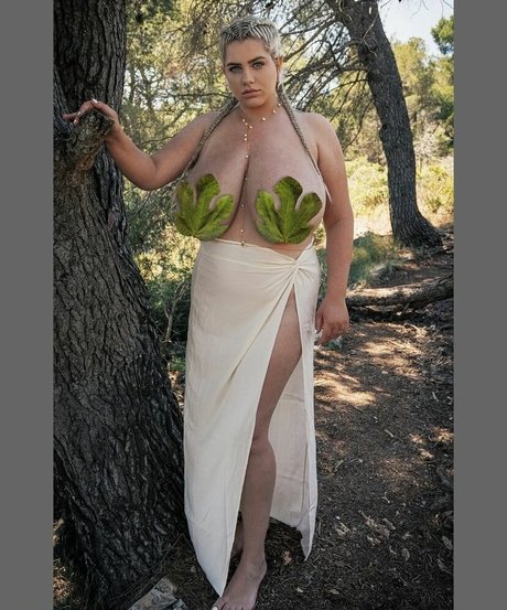 Nina Phoenix Profile pic