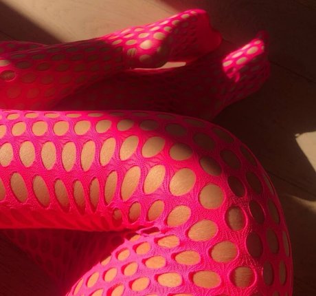 leliloo pretty actress archive