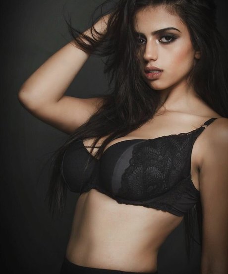 Mays Benatti star hd archive