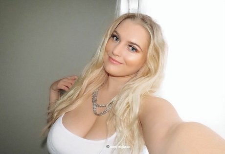 Casey Leigh nice actress galleries