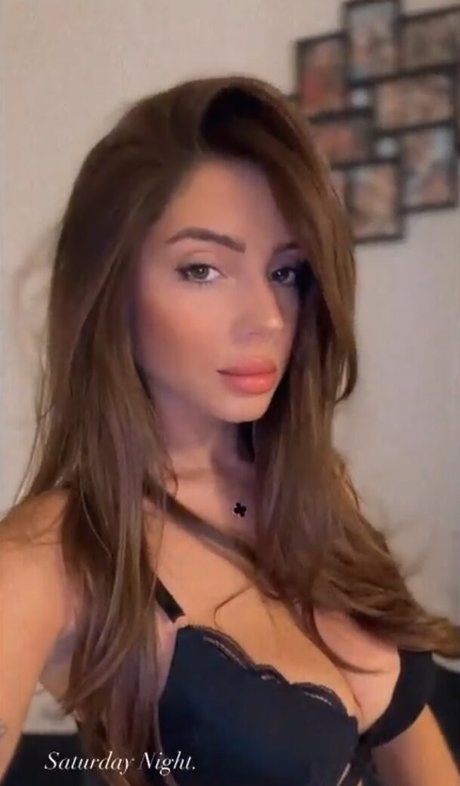 Bella mnz model art img