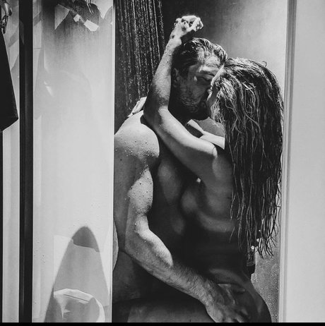 Vanessa Schmitt star art pic