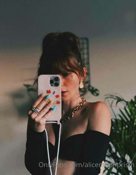 alicemoonprism Profile pic