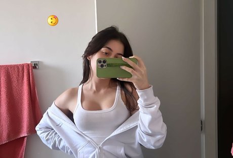 Sofia Santino model nude picture