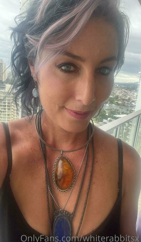 whiterabbitsx top model images