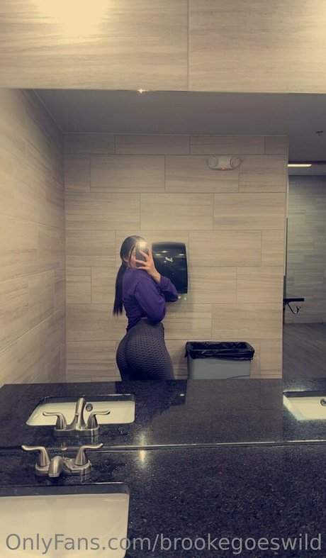 brookegoeswild sex model pics