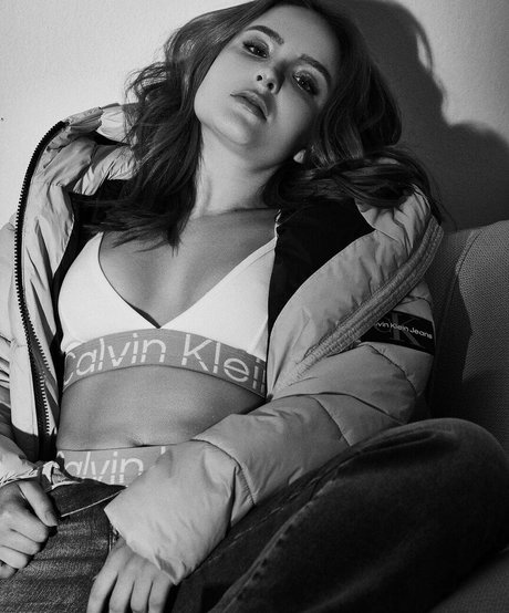 Larissa Manoela model perfect photos