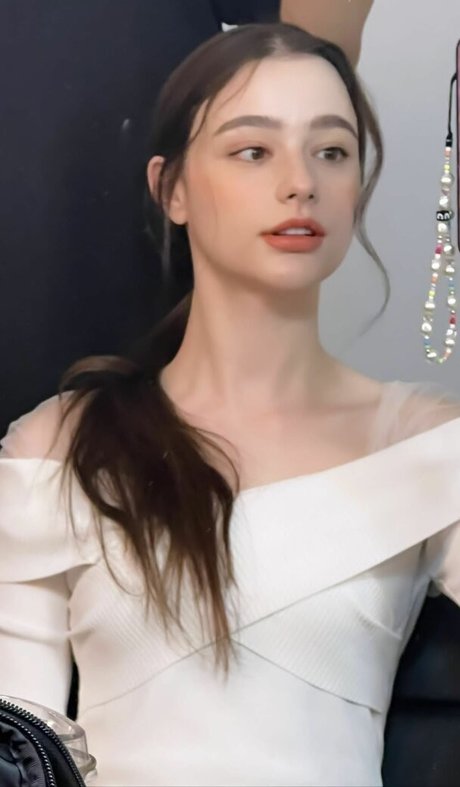 Dasha Taran adult model img