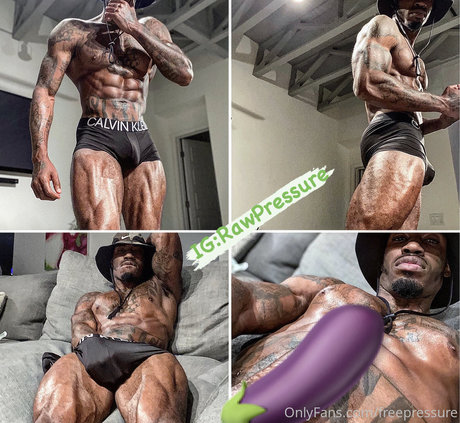 Freepressure model naked gallery