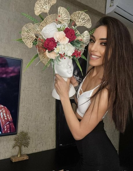 lorenpetite nudes actress photo