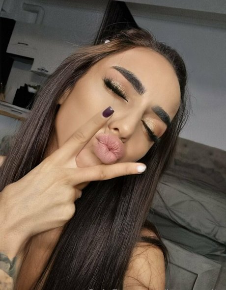 lorenpetite xxx actress galleries