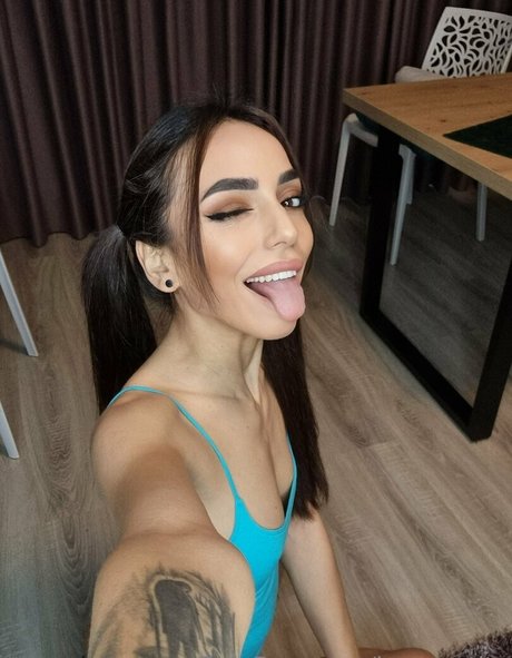 lorenpetite nice actress pictures