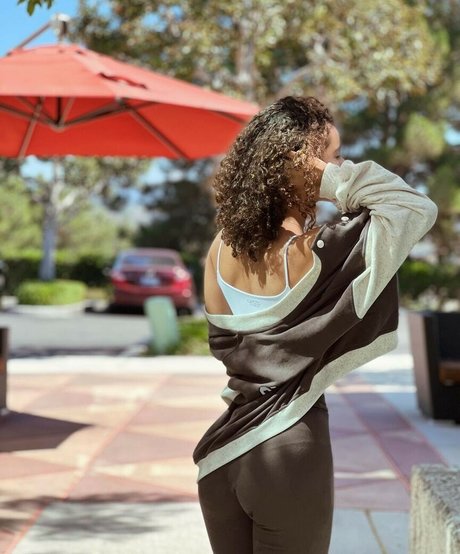 Gabriella Saraivah beautiful model photos