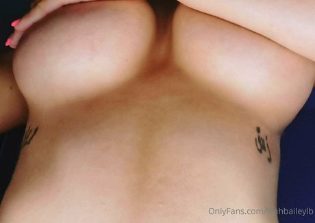 Leah BaileyLB pornographic model image