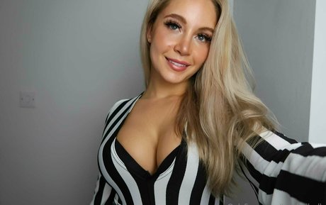 Leah BaileyLB pornstar sex image