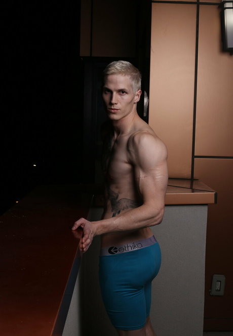 phdpepper hot model image