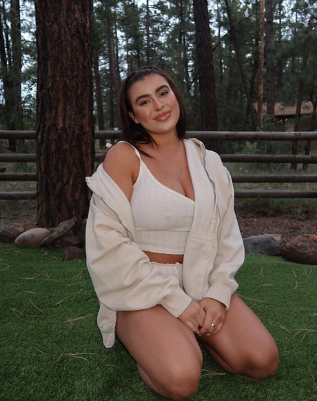 Kalani Hilliker free actress gallery