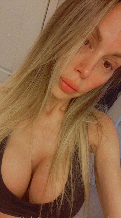 mzmaclee xxx model pic