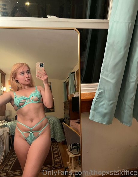 thepxstsxffice nude model pic