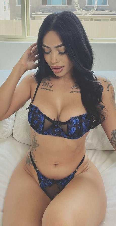 therealissalicious model nudes images