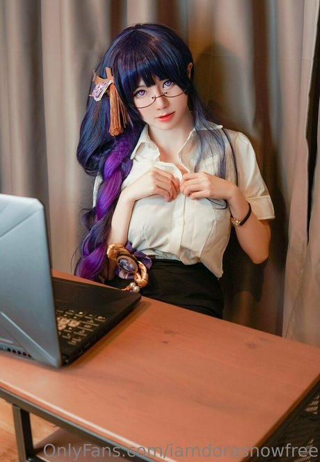 iamdorasnowfree pornographic star images