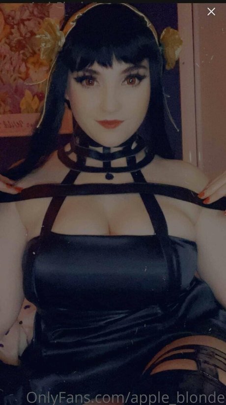 AppleBlonde model xxx image