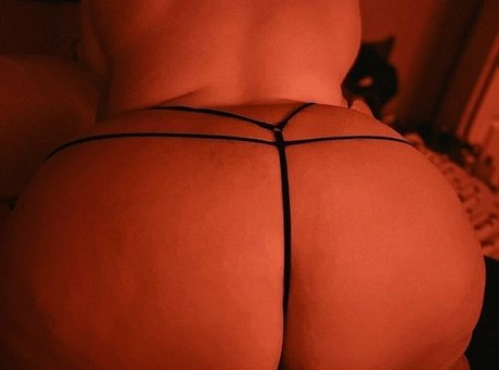 the realqueen09 nudes model pics