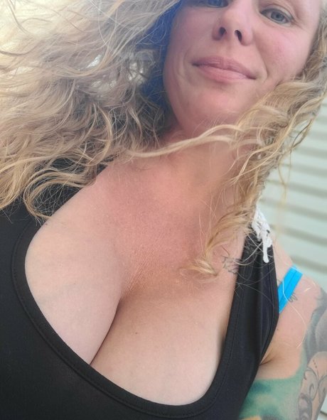 bigbootymandyj1981 adult model pic