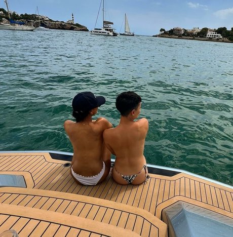 Jessie Mei Lee hot actress images