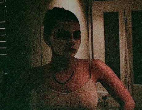 Dafne Keen model best pictures