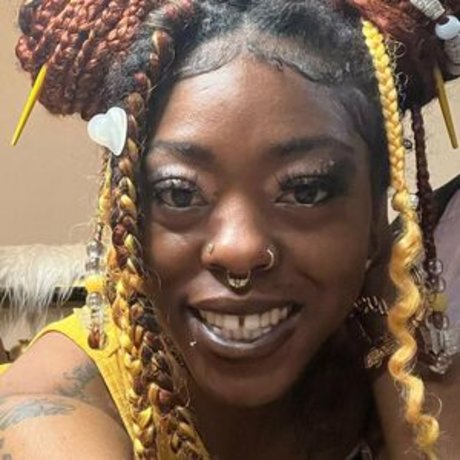 Carameltoesz model free img