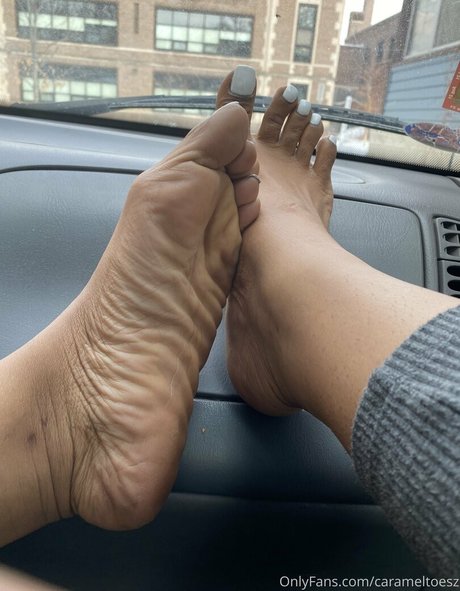 Carameltoesz nudes actress img