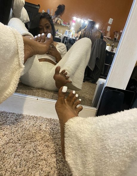 Carameltoesz naked star pic