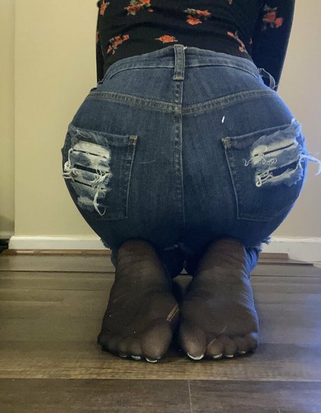 Carameltoesz exclusive pornstar pic