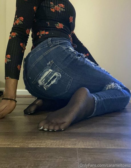 Carameltoesz sex actress picture