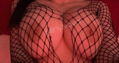 tinytvoya model sexy galleries
