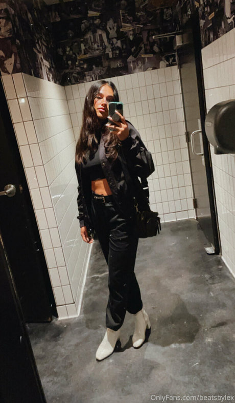 beatsbylex naked model galleries