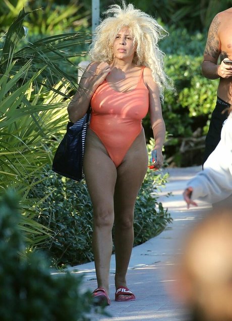 Afida Turner star nice pic