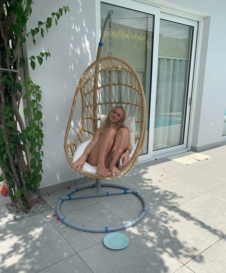 Gabriella Davies naked actress archive