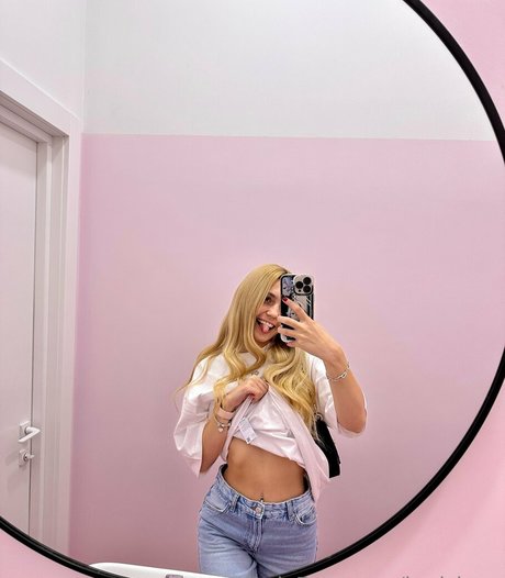 karisha x naked star pic