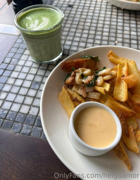 helgaamor model hot pics