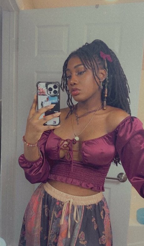 Paris Senpai art model pictures