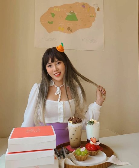 Yuggie TV best actress photos