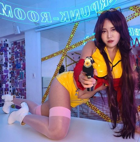 Yuggie TV star pornographic pictures