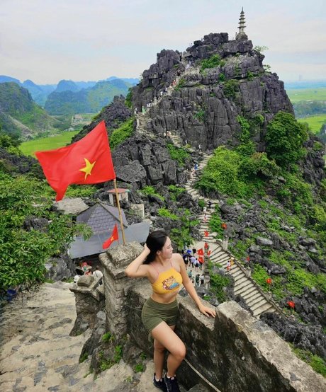 Yuggie TV sex model images