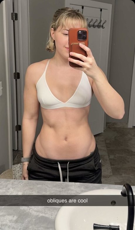 Pineapplebrat model beautiful picture