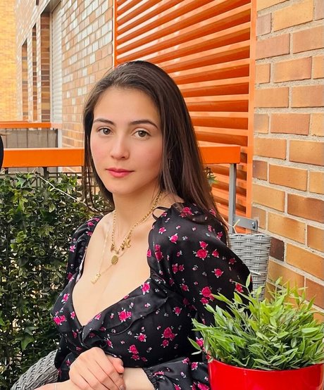 derlydaniela hd model images