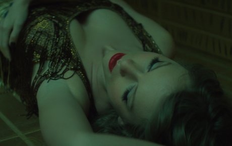 lesbian kissing onlyfans beautiful naked galleries