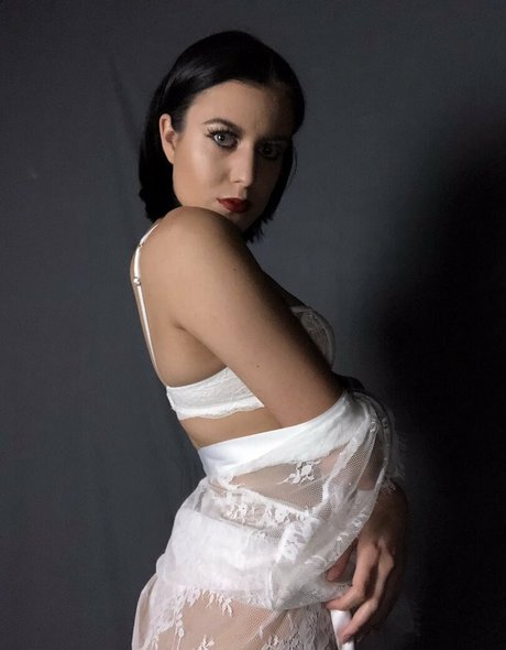 emminemina nudes actress photo