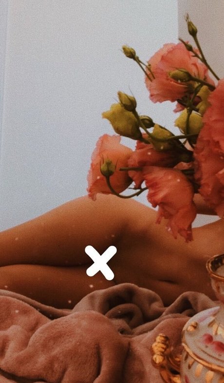 emminemina sexy model picture